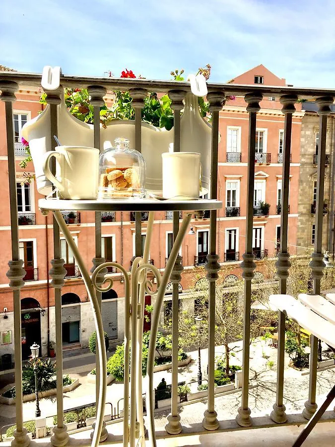 Bed and Breakfast Antico Corso Charme Cagliari Bed & Breakfast